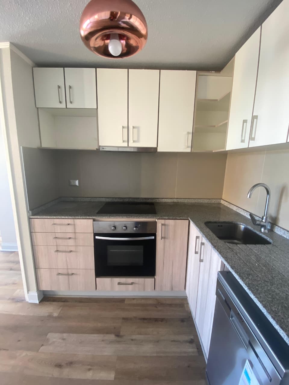 MODERNO DEPARTAMENTO CON GRAN BALCÓN Y 2 SUITES EN CONCEPCIÓN-EDIFICIO BANDERA - Imagen 11