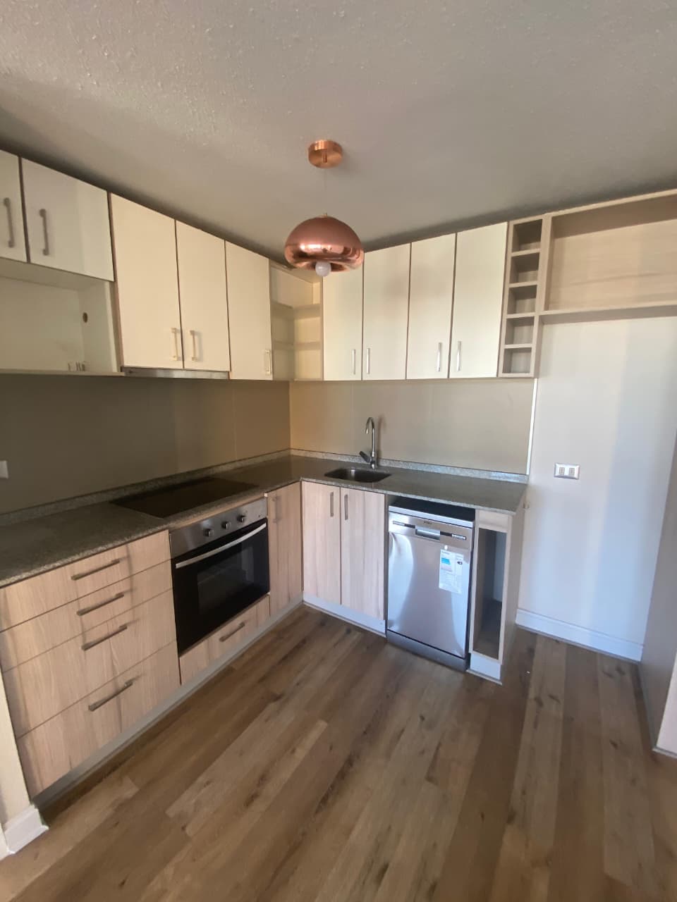 MODERNO DEPARTAMENTO CON GRAN BALCÓN Y 2 SUITES EN CONCEPCIÓN-EDIFICIO BANDERA - Imagen 13