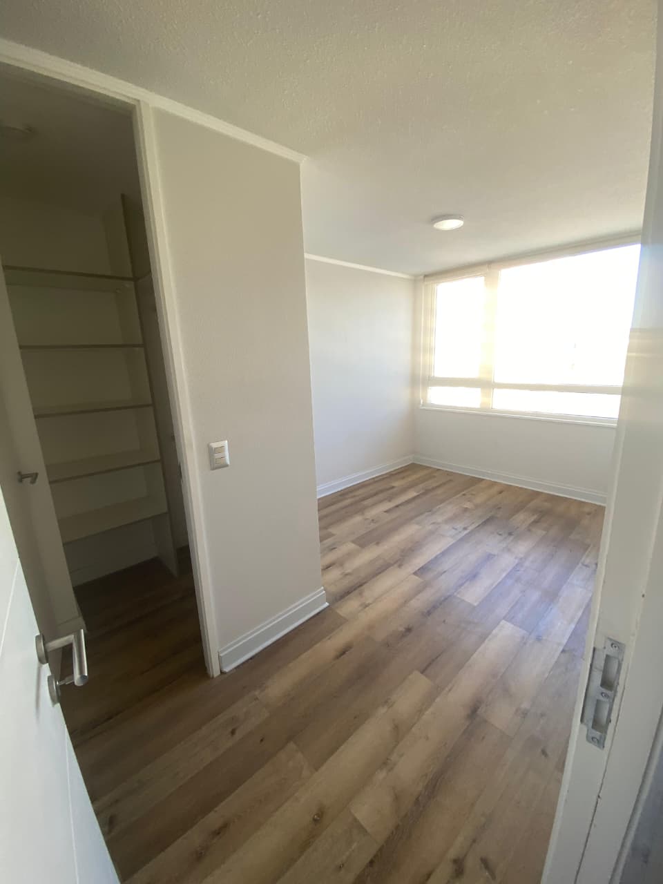 MODERNO DEPARTAMENTO CON GRAN BALCÓN Y 2 SUITES EN CONCEPCIÓN-EDIFICIO BANDERA - Imagen 10