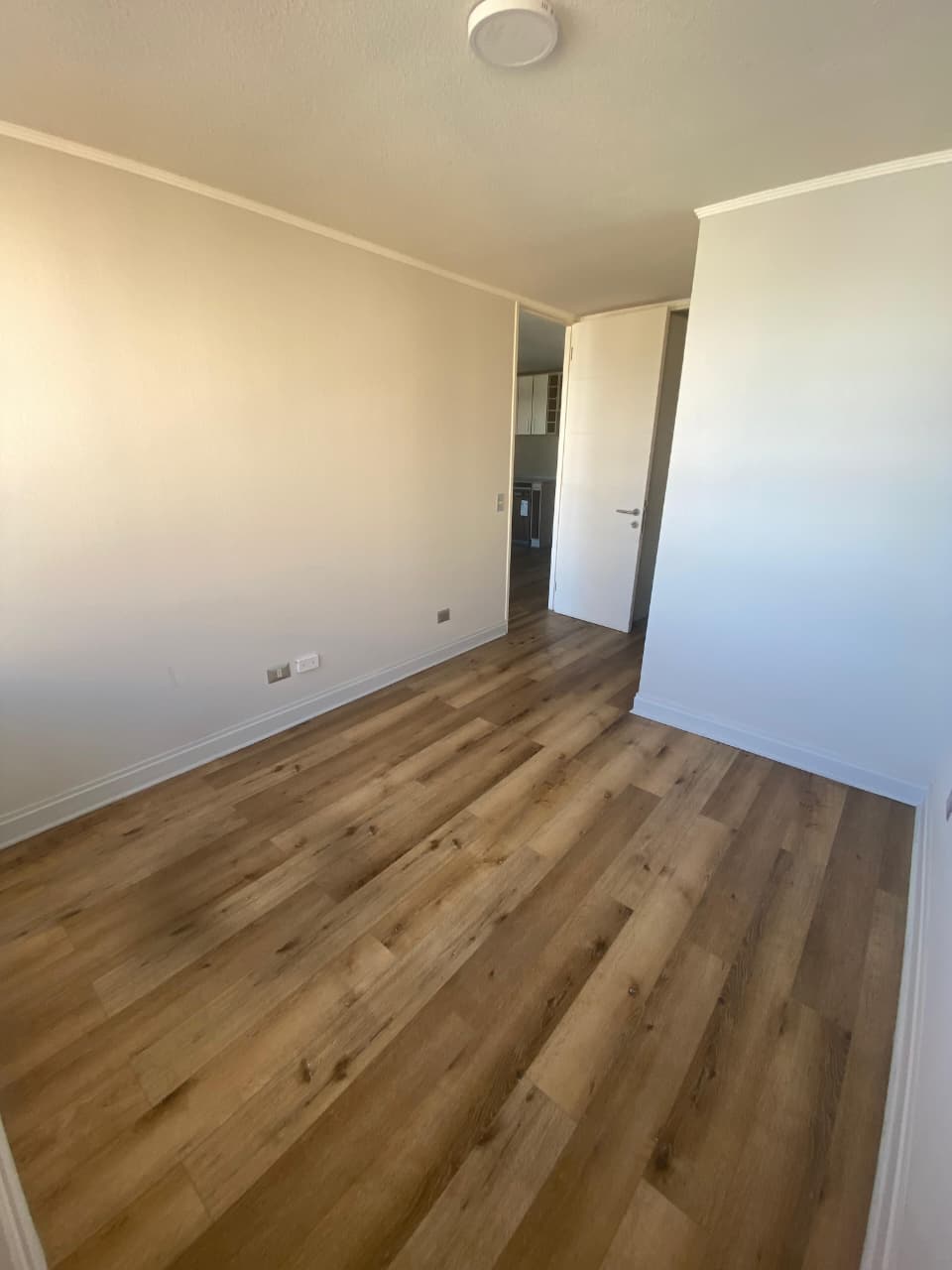 MODERNO DEPARTAMENTO CON GRAN BALCÓN Y 2 SUITES EN CONCEPCIÓN-EDIFICIO BANDERA - Imagen 9