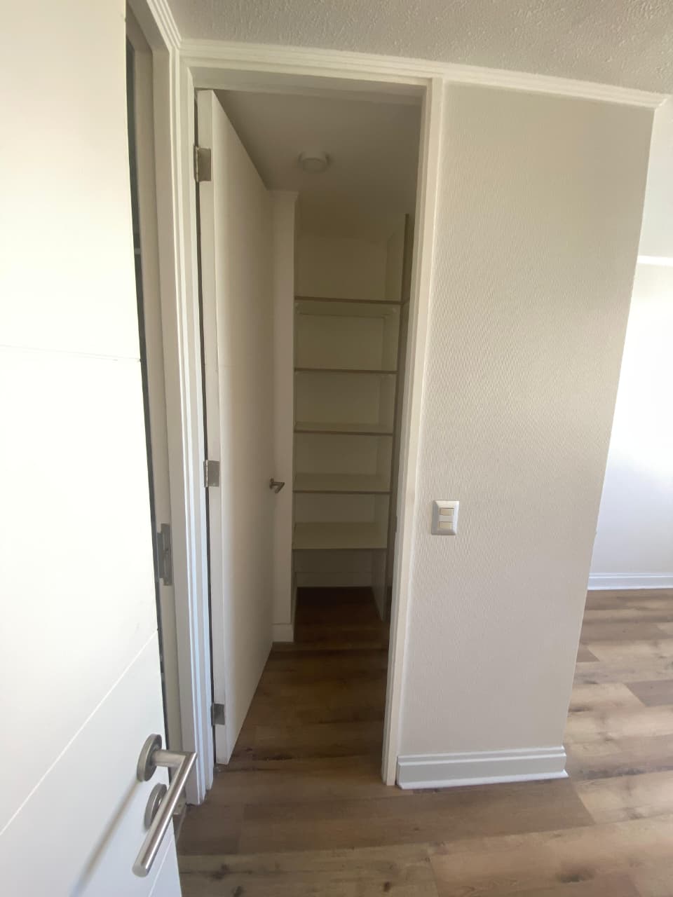 MODERNO DEPARTAMENTO CON GRAN BALCÓN Y 2 SUITES EN CONCEPCIÓN-EDIFICIO BANDERA - Imagen 7