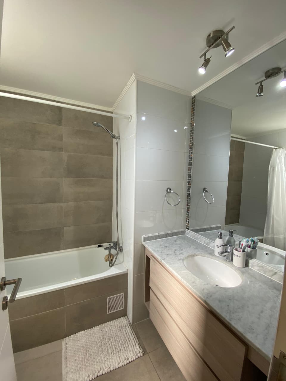 MODERNO DEPARTAMENTO CON GRAN BALCÓN Y 2 SUITES EN CONCEPCIÓN-EDIFICIO BANDERA - Imagen 27