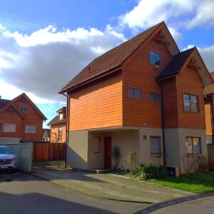 SE VENDE CASA DE 3 NIVELES 3D+3B+3E 🏡– LOMAS SAN SEBASTIÁN -6560 UF