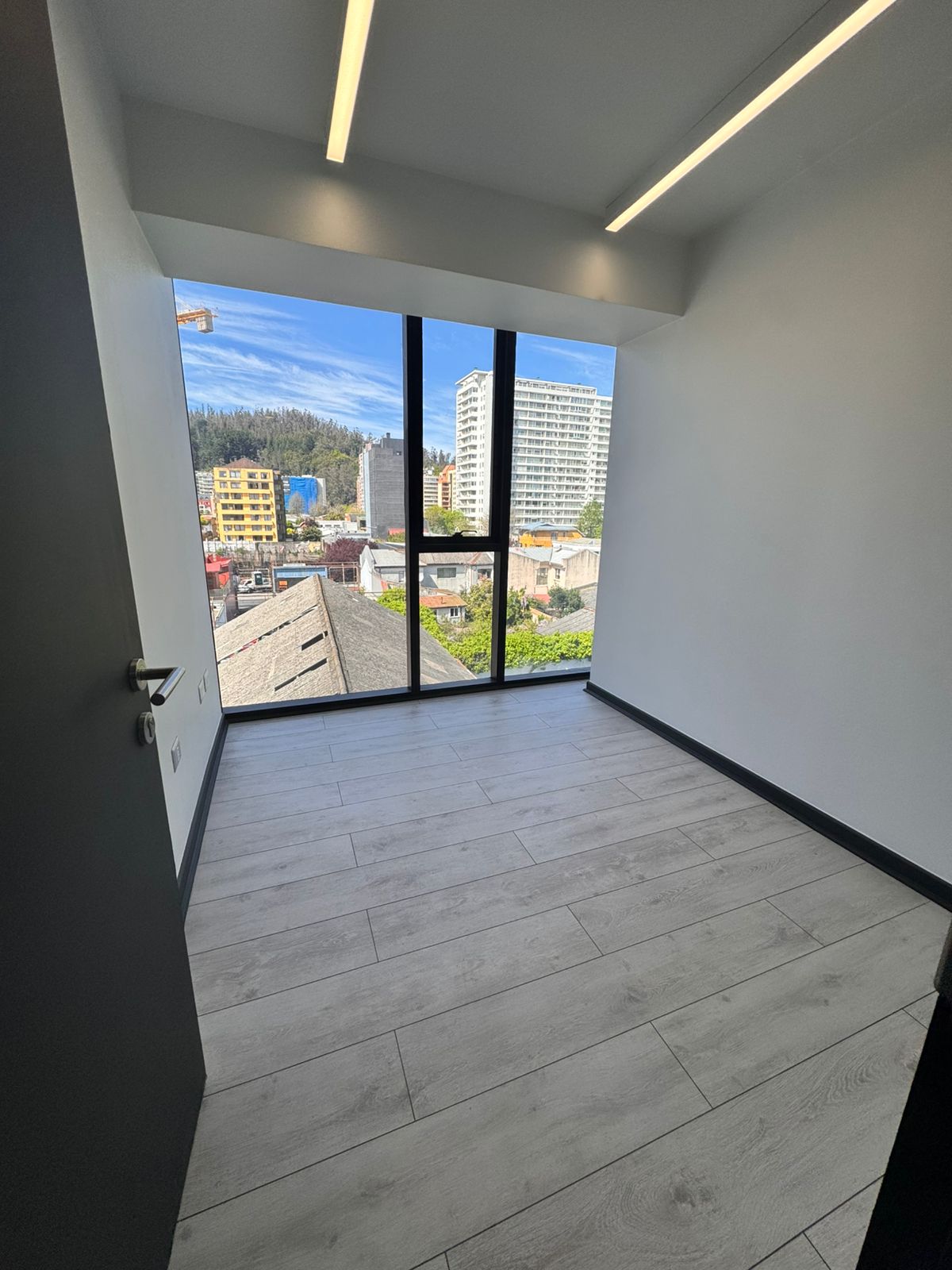 🏢 OFICINA EN ARRIENDO 2P+ SALA DE ESTAR+1B+1E – EDIFICIO ESTUDIO WORK - Imagen 9